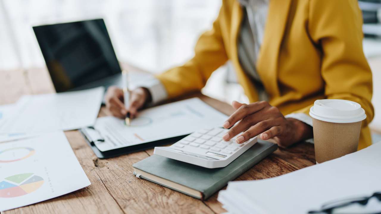 Katso webinaaritallenne: Tilinpäätös pakettiin ja askelmerkit uuteen kauteen