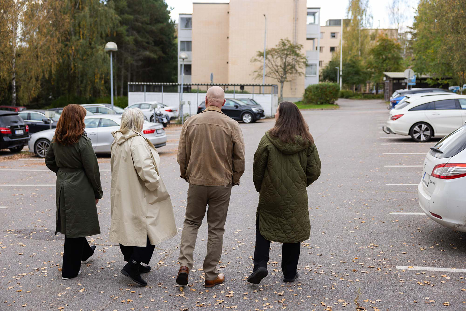 Kahnausta parkkipaikalla? Taloyhtiön autopaikkasäännöt apuun